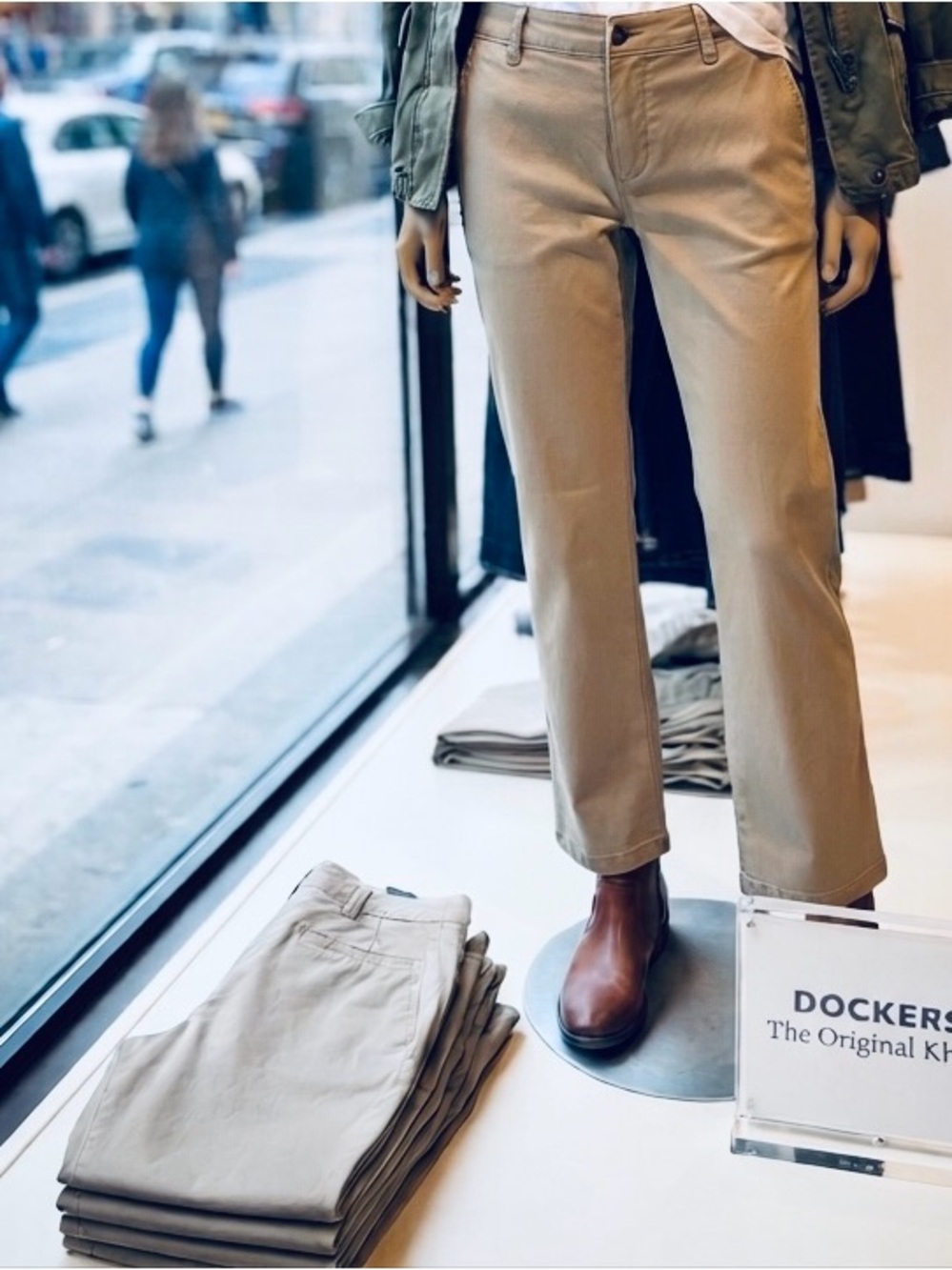 Dockers Men's Khaki Chino Pants - Taupe (Size W36, L32)